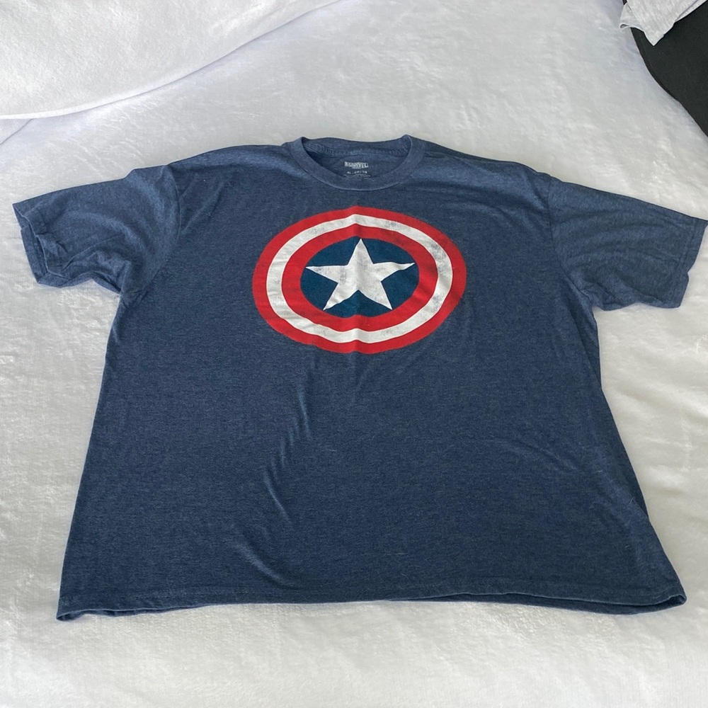 Men’s Captain America tshirt